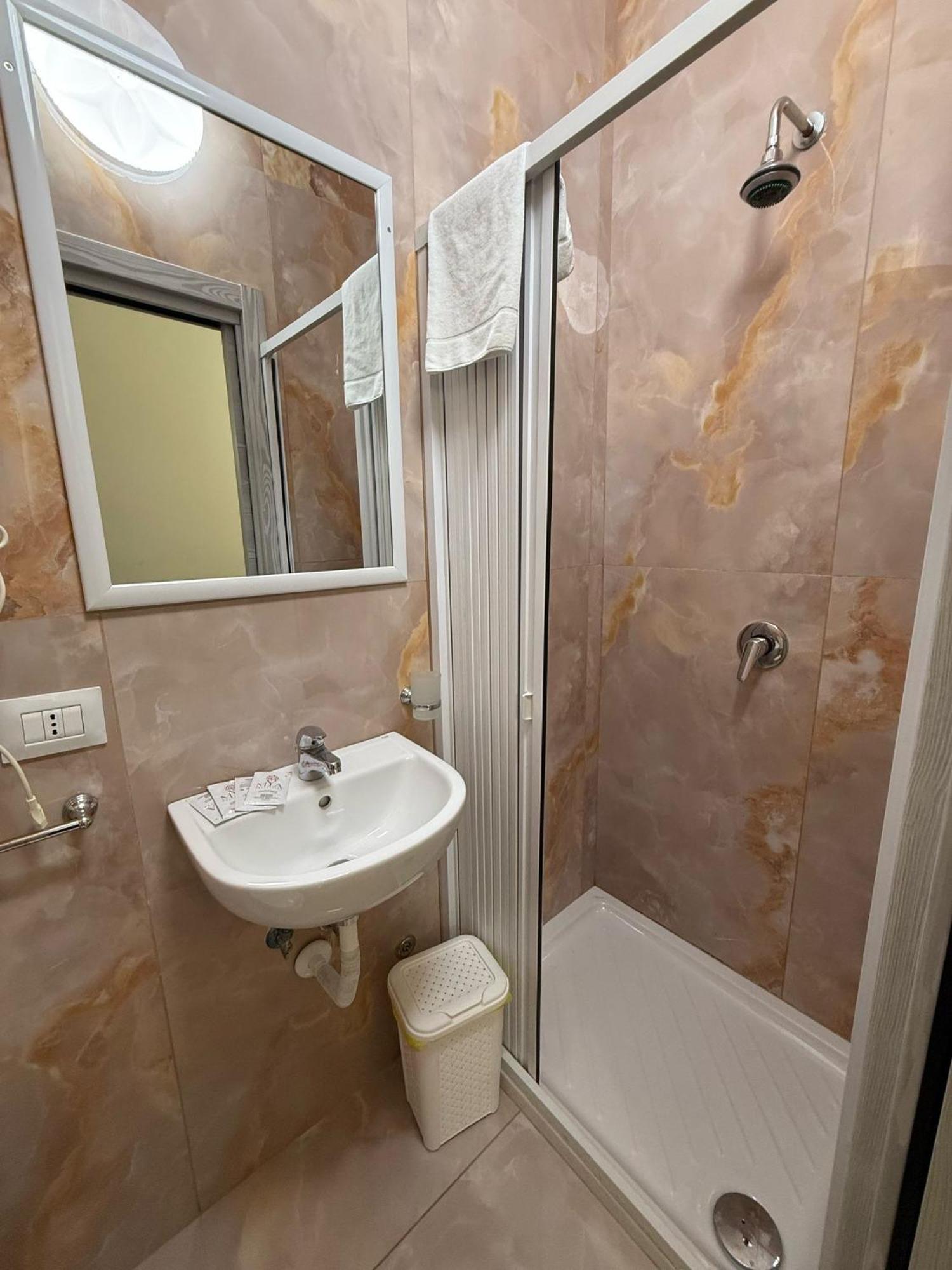 Valentino House Mattonelle * Naples